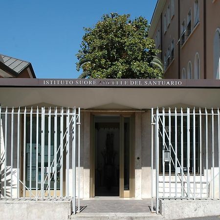 Casa Religiosa Per Ferie Ancelle Del Santuario Hotell Rom Exteriör bild
