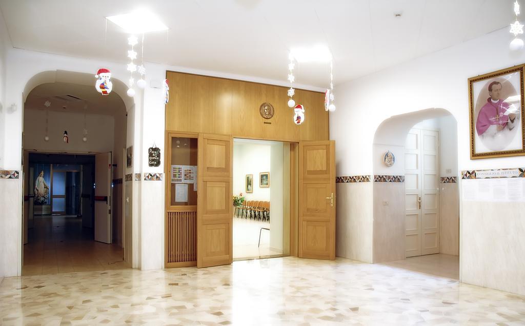 Casa Religiosa Per Ferie Ancelle Del Santuario Hotell Rom Exteriör bild